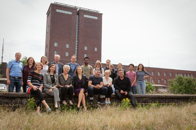 Gruppenbild mit kitv-Turm